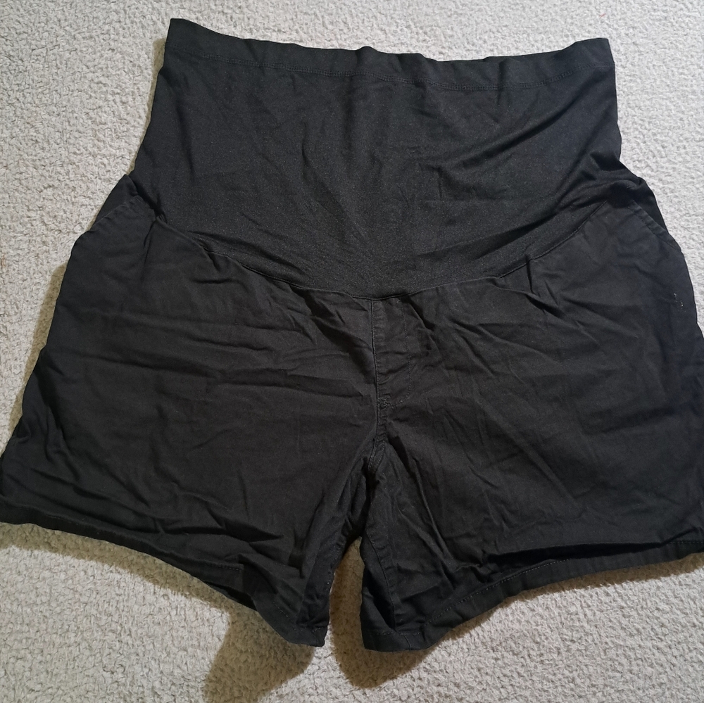 Liz Lange Women’s Maternity Solid Black Full Belly Panel Shorts / Size XXL